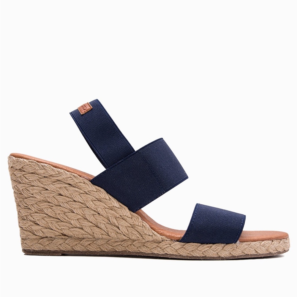 Tommy Bahama André Assous Allison Wedges. Great condition. Worn only twice.